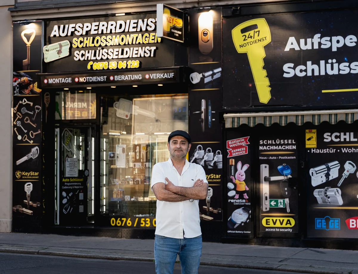 Herr Haimov, Schlüsseldienst Schwechat — Aufsperrdienst nahe Flughafen und Brauerei